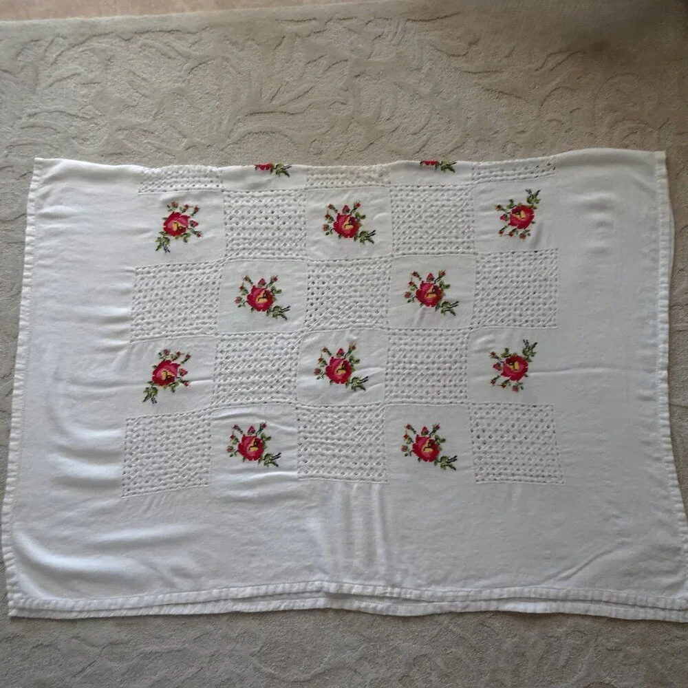 Vintage Handmade Tablecloth 76
